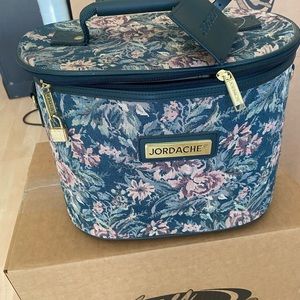 Jordace Vintage Travel Bag With Shoulder Straps Tapestry Floral